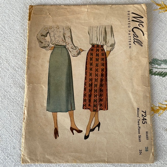 Vintage McCall printed pattern, #7245, for long skirt, ca 1940's, Waist 28" - Picture 2 of 7
